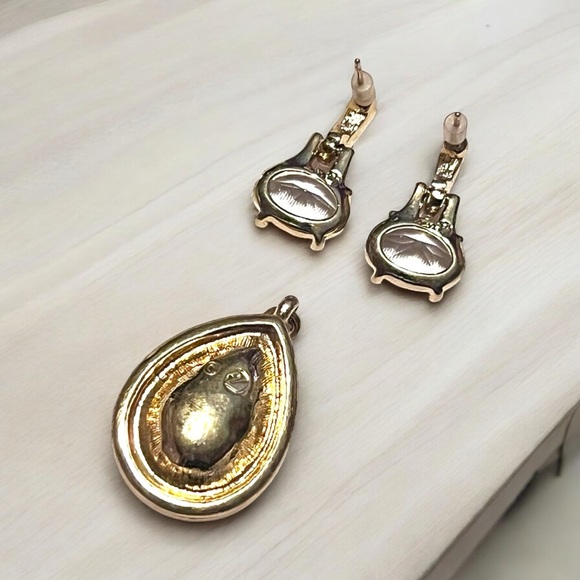 Swarovski Crystal Rhinestone Earrings and Pear CZ Shaped Pendant Gold Plated - Picture 11 of 11